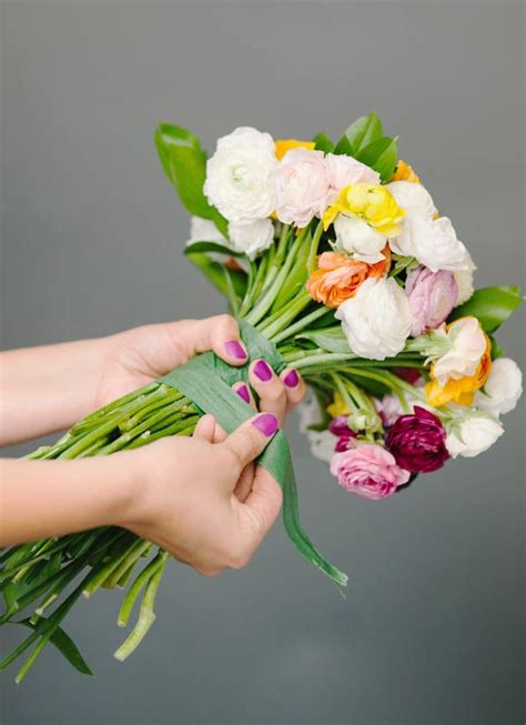 Diy Wedding Bouquets You And The Gals Can Create