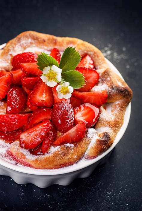 recette tarte aux fraises et à la rhubarbe marie claire