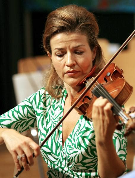 Anne-Sophie Mutter (Violin) - Short Biography [More Photos]