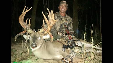 Big Buck Down Louisiana Dentist Arrows Potential State Record Non