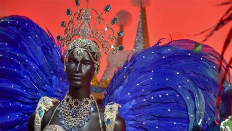 les strass du carnaval de rio au musée des costumes de scène à moulins l express
