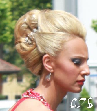 Mulai dari pastel, vibran, hingga warna merah! Jangan Mengecat Rambut Anak Dibawah Umur Oleh Gaganawati Stegmann
