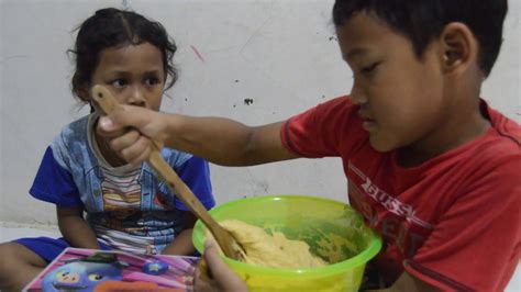 When shopping for fresh produce or meats, be certain to take the time to ensure that the texture, colors, and quality of the food you buy is the best in the batch. MEMBUAT DONAT EMPUK ALA RUMAHAN YANG SEDERHANA - YouTube