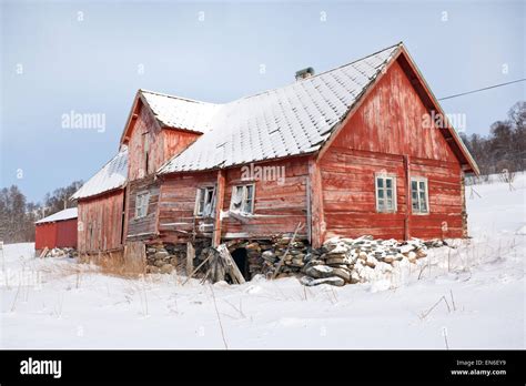 Traditional Norwegian Red Wooden House Stock Photo Alamy