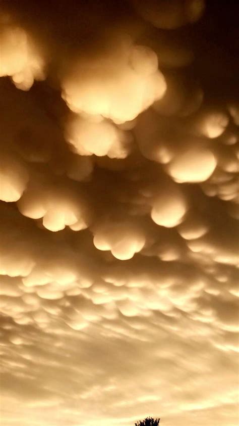 Gallery Mammatus Clouds Across Green Country