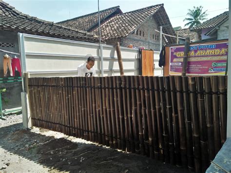 Contoh pagar dari bambu ini cocok untuk anda yang memiliki rumah dengan desain modern. Contoh Pagar Bambu Keren / 17 Gambar Model Pagar Bambu Unik Agar Rumah Tampil Natural