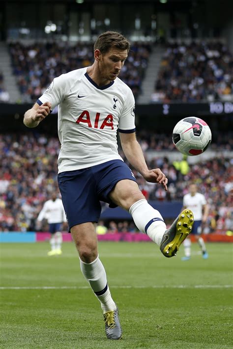 Age, birthday, religion, hometown, and mobile number christian eriksen was born on february 14th, 1992 in middelfart, denmark now (2021), he is 29 years years old. Premier League: Eriksen calls 'bulls**t' on rumours ...