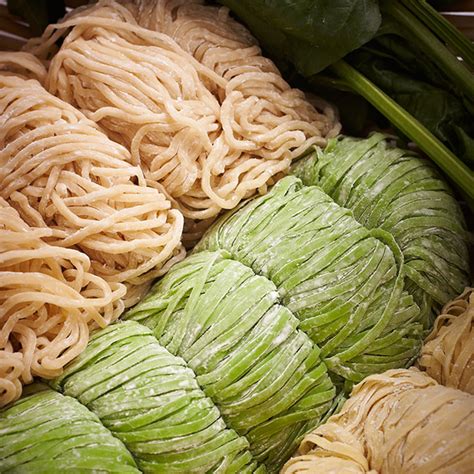 5 1/2 mile, tuaran road, jalan maakat, kolombong, p.o. Ee Kee Noodle Manufacturer Sdn Bhd (861686-U)