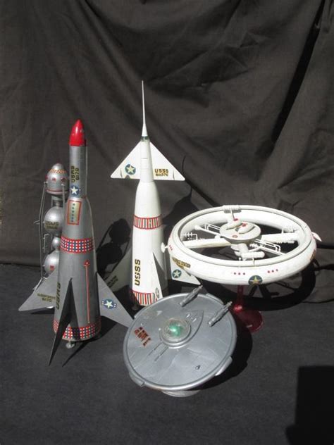 Lindberg 5 Space Ships Of The Future T Set Built Space Plastic