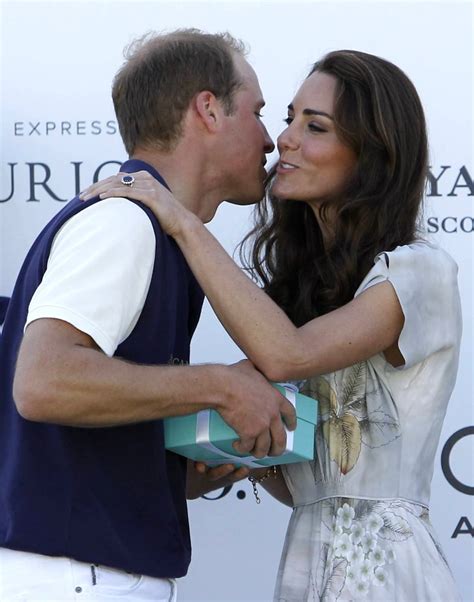 Prince William And Kate Middleton Kissing Popsugar Love And Sex