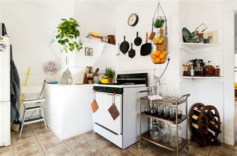 Where I Cook: Leather Craftsman Steven Soria’s Rental Kitchen | Kitchn