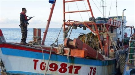 KKP Tangkap Kapal Berbendera Vietnam Di Laut Natuna Bawa Muatan Ikan