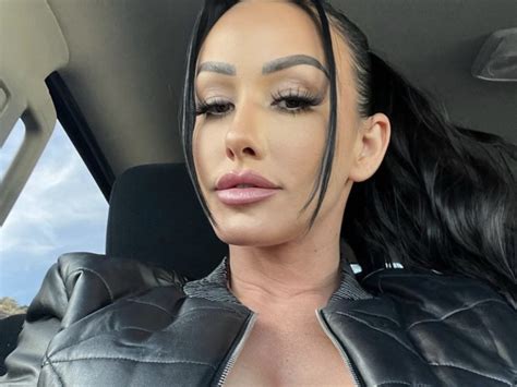 Jennifer White The Jaw Dropping Vixen Needs To Take Car Selfies Daily