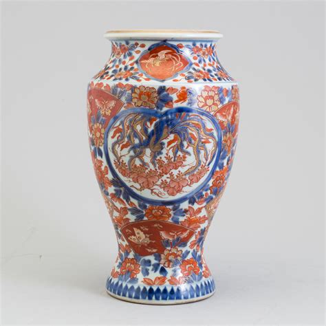 A Japanese Imari Porcelain Vase Meiji 1868 1912 Bukowskis