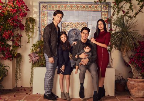 Party Of Five Reboot Aims To Humanize Immigrant Families With A