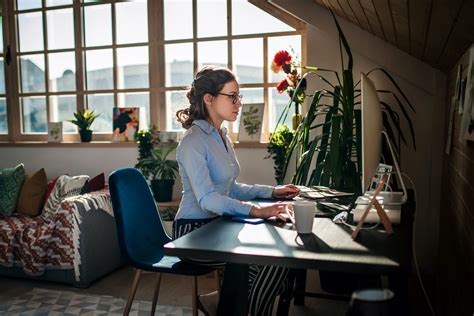 New to Working from Home? Here Are Some Tips to Help You Meet Like a