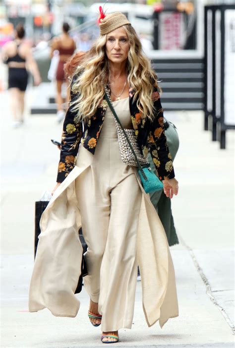 Sarah Jessica Parker’s ‘satc’ Fashion ‘and Just Like That’ Looks