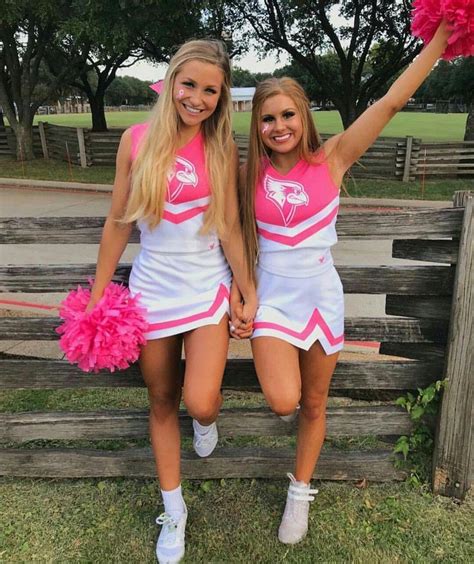 Pin By Eva Parker On Cheer Cheerleading Outfits Cheer Outfits Cute Cheerleaders