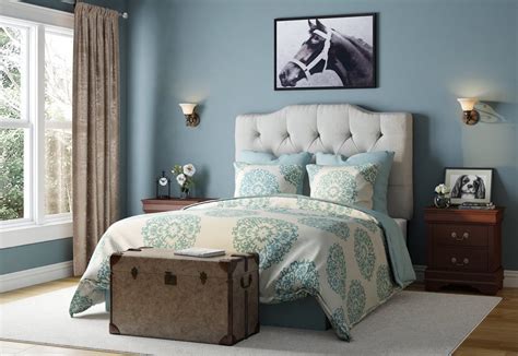 And a cozy quilt or duvet that makes you feel like you're sleeping on a cloud (a firm cloud that won't hurt your. Perfect in the guest room or master suite, this bedroom ...