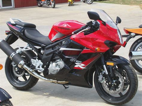 When it comes to beginner motorcycles, most of them have a general 'look' to them that the hyosung gt250r looks like the beautiful offspring from suzuki gsxr and a ducati 748. 2008 Hyosung Comet GT250: pics, specs and information ...