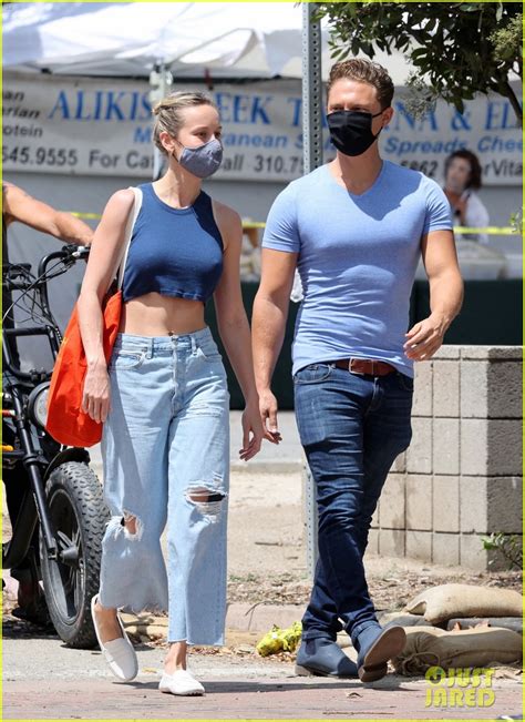 Photo Brie Larson Boyfriend Elijah Allan Blitz Trip To Farmers Market