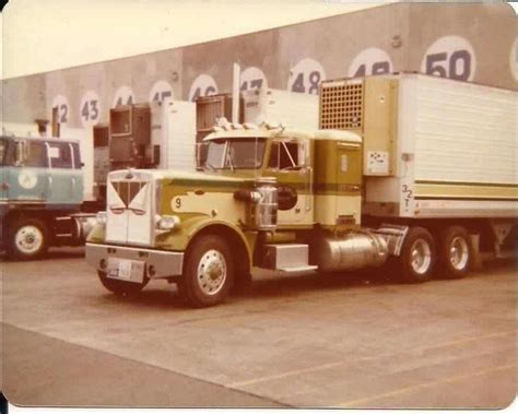 Old School Cool Peterbilt 359 Big Rig Trucks Freightliner Trucks