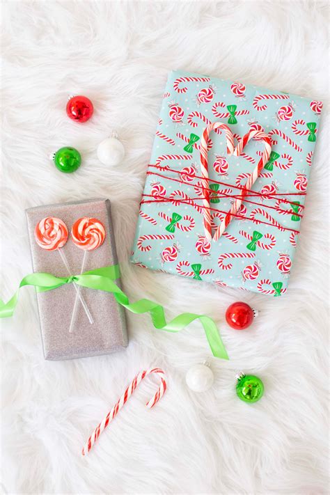 Steal These Holiday T Wrapping Ideas Diy Candy Cane Themed Paper