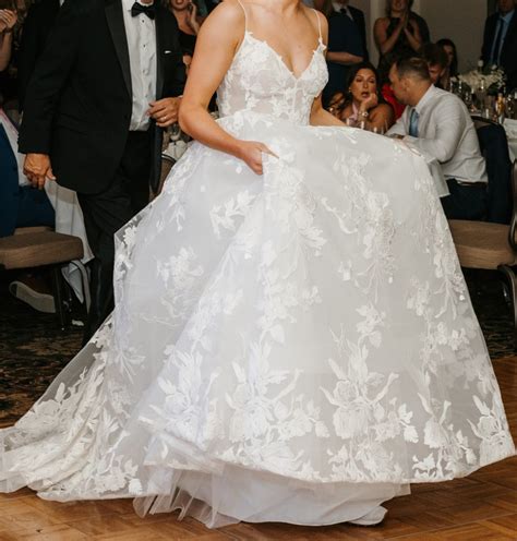 Monique Lhuillier Maeve Wedding Dress Save 58 Stillwhite