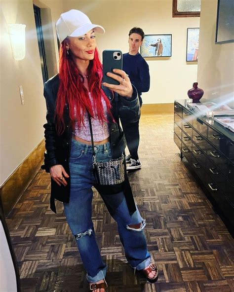 Strictlys Dianne Buswell Flashes Toned Tummy In Ultra Low Rise Jeans