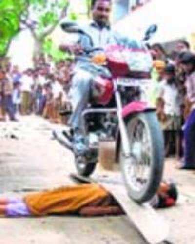 Two Wheeler Stunt Stuns Tamil Nadu