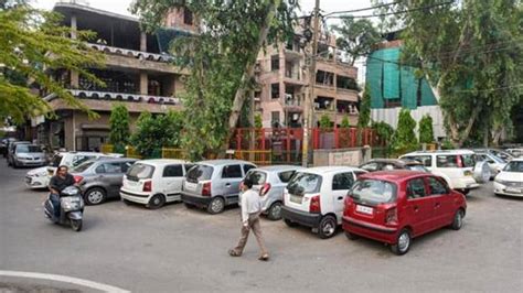 Parking To Be Streamlined In Delhis Lajpat Nagar 2 3 Delhi News