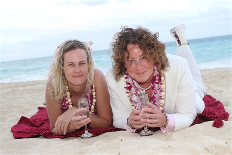 Same Sex Marriage Gay Lesbian Hawaii Wedding Sweet Hawaii Wedding Beach Weddings And Vow Renewals