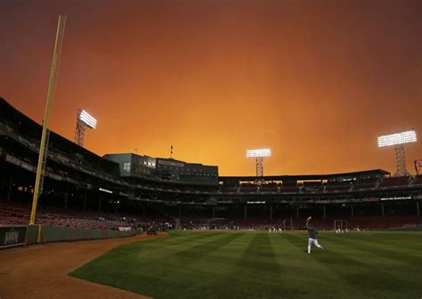 Worldseries The Sun Sets Over Fenway Park As The Boston Red Sox Work Out Tuesday Oct