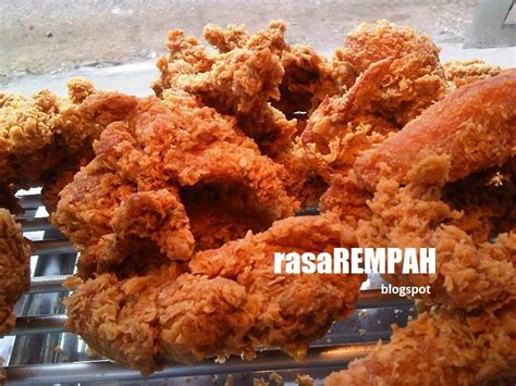 Ayam goreng tradisi kfc dengan dua pilihan rasa (original recipe / hot and spicy) yang dimasak sempurna dengan 11 rempah ratus rahsia. Resepi Ayam Goreng Ala KFC | rasaREMPAH