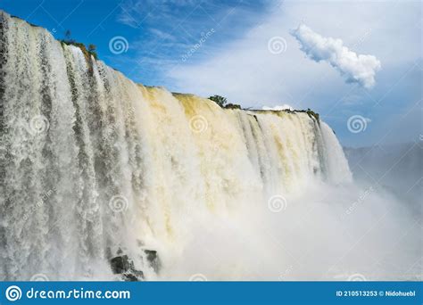 The Wonderful Iguazu Falls One Of The Most Beautiful Places In The