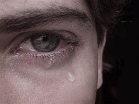 31 Gambar Air Mata Kesedihan Menetes Di Pipi Sedih Tears Boy