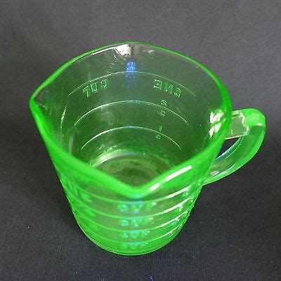 Vintage Green Depression Vaseline Glass Kellogg S Spout Measuring Cup