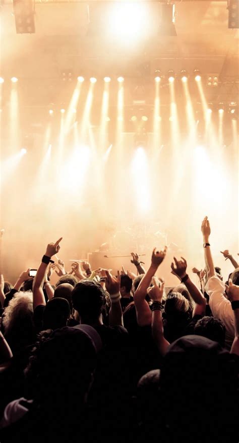 Concert Crowd Wallpapers Top Free Concert Crowd Backgrounds Wallpaperaccess