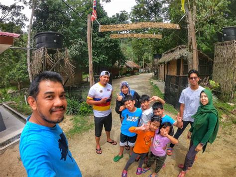 Semeliang, 06300 kuala nerang, malesia. Santai bersama anak-anak di Chalet Dusun, Pos Kampung ...