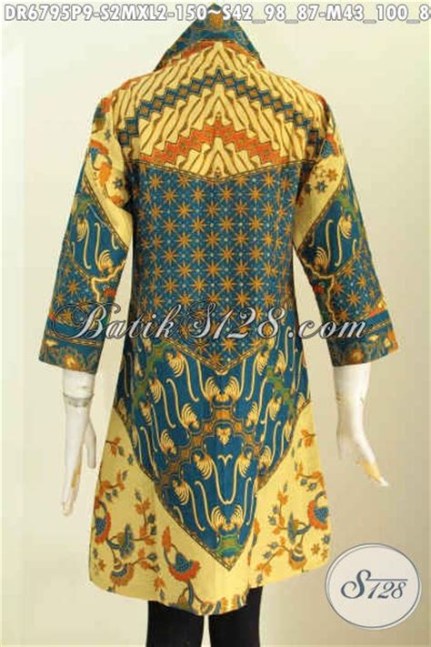 Model baju batik wanita kombinasi kini telah hadir dengan desian yang lebih elegan. Baju Batik Seragam Kerja Wanita Karir, Dresss Batik Kerah ...