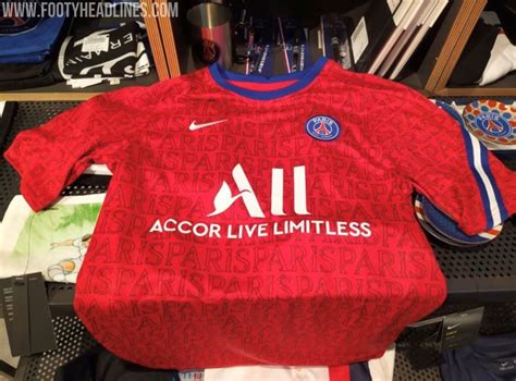 Das trikot ist sportiv und sehr körperbetont geschnitten. Nike PSG 20-21 Aufwärmtrikot geleakt - drei neue Bilder ...