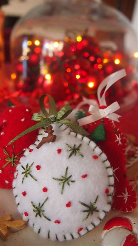 Christmas wreaths create a special atmosphere. 30 Beautiful Felt Christmas Decorations Ideas - Decoration ...