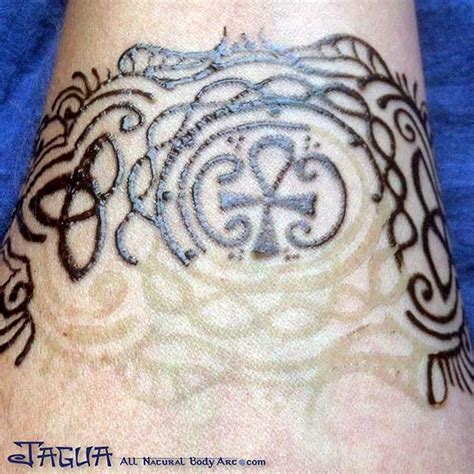 The dye powder of henna has used for hair gloss, skin, and henna tattoos since antiquity. Removing Henna Tattoos From Skin - Best Tattoo Ideas