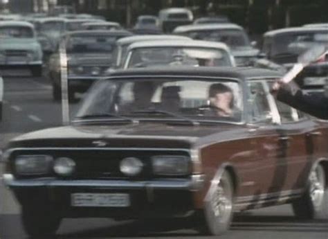 Das sündige bett stream deutsch. IMCDb.org: 1968 Opel Commodore GS A in "Das sündige Bett ...