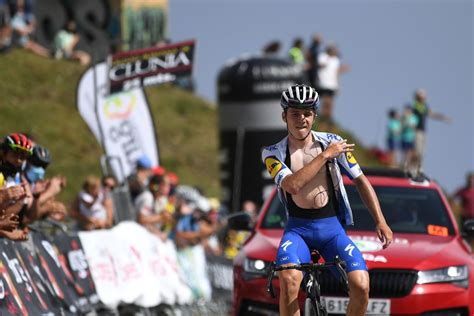 Belgium's remco evenepoel said he had tears in my eyes as he made an emotional comeback at the giro d'italia, as italy's filippo. Tour de Burgos : Remco Evenepoel, le nouveau cannibale