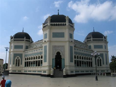 Al Mashun Grand Mosque Medan Indonesia Indonesian Travel Place