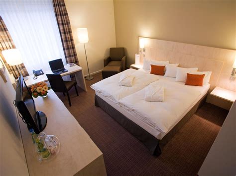 Wlan ist überall im hotel gegen aufpreis verfügbar. Dusseldorf Park Inn by Radisson Düsseldorf Süd Germany ...