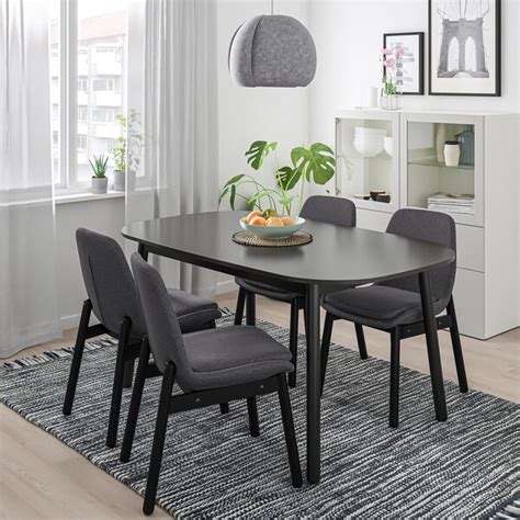 Ein ausziehbarer tisch hat sowohl praktische als auch ästhetische vorzüge. VEDBO / VEDBO Tisch und 4 Stühle - schwarz, schwarz - IKEA ...