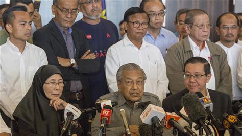 Saya lulusan dari universitas negeri yogyakarta jurusan. PM Malaysia bahas pembentukan Kabinet