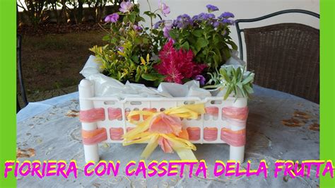 La cassetta della frutta può diventare un bellissimo tavolino da salotto. FIORIERA CON CASSETTA DELLA FRUTTA E SACCHI DI PLASTICA ...